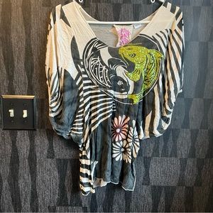 Cute y2k fish shirt tee-shirt 2000’s 90’s retro